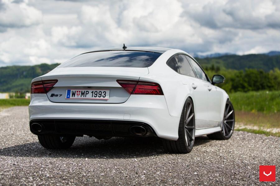  Audi RS7 Sportback on Vossen Wheels (CVT) 2017 года  (фото 18 из 52)
